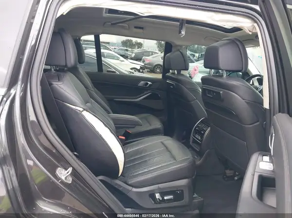5UXCW2C02L9B61583 2020 BMW X7 - Image 8