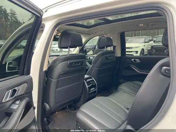 5UXCW2C02L9C39408 2020 BMW X7 - Image 8