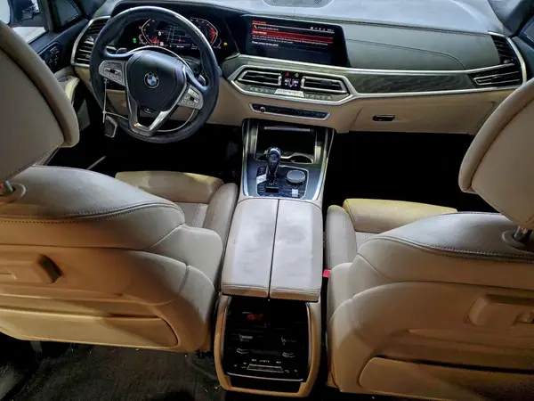 5UXCW2C02M9E34796 2021 BMW X7 - Image 8