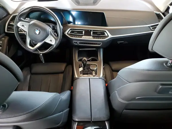 5UXCW2C02M9E65241 2021 BMW X7 - Image 8