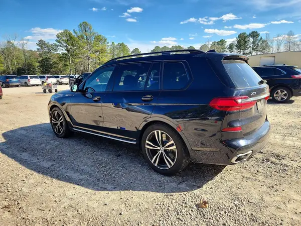5UXCW2C02M9E68124 2021 BMW X7 - Image 2