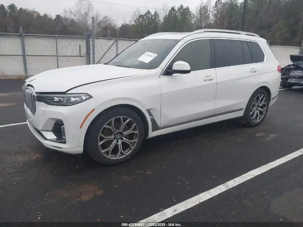 5UXCW2C02M9E98241 2021 BMW X7 - Image 2