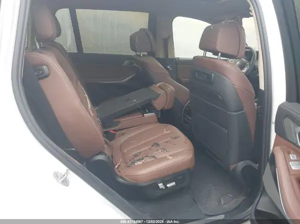 5UXCW2C02M9E98241 2021 BMW X7 - Image 8