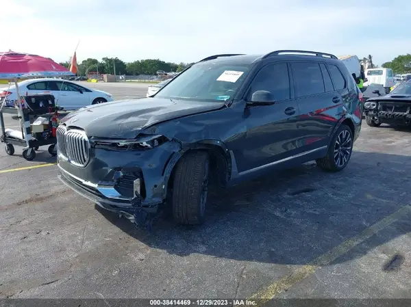 5UXCW2C02M9F47504 2021 BMW X7 - Image 2