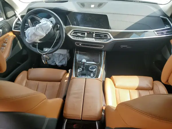 5UXCW2C02M9F54730 2021 BMW X7 - Image 8