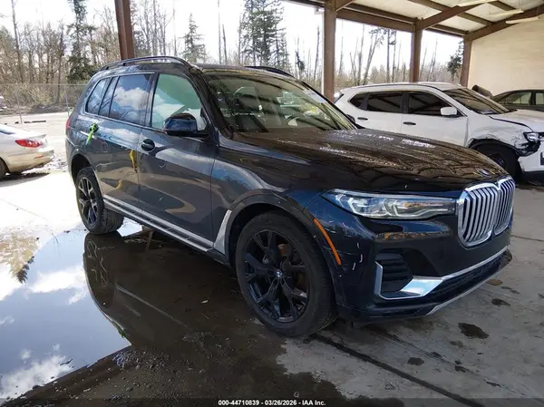 5UXCW2C02M9G63818 2021 BMW X7 - Image 1