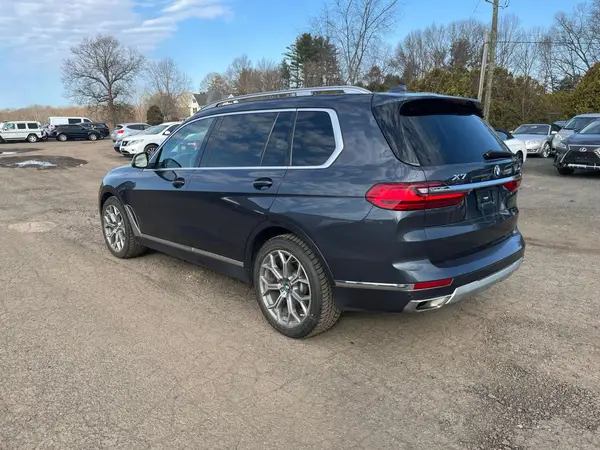 5UXCW2C02M9H36587 2021 BMW X7 - Image 2