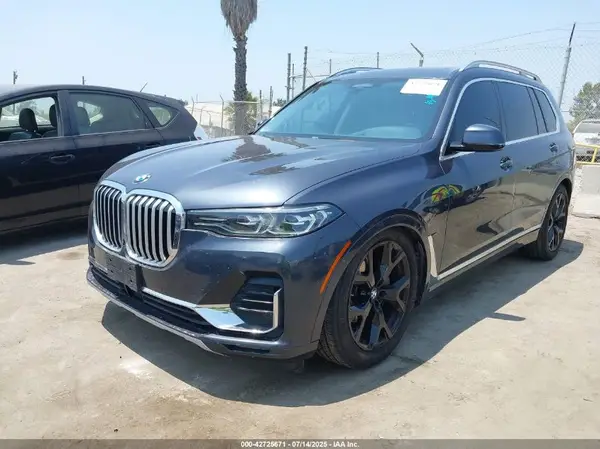 5UXCW2C02M9H68228 2021 BMW X7 - Image 2