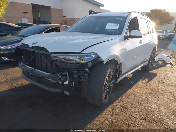 5UXCW2C02N9J88590 2022 BMW X7 - Image 2