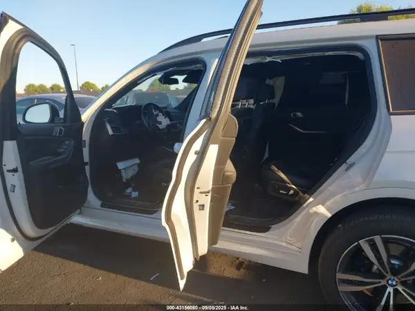 5UXCW2C02N9J88590 2022 BMW X7 - Image 8