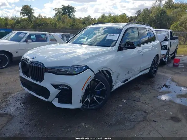 5UXCW2C02N9K60324 2022 BMW X7 - Image 2