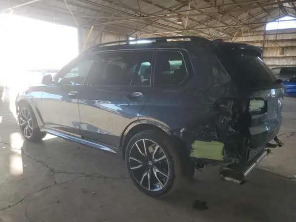 5UXCW2C02N9L27746 2022 BMW X7 - Image 2