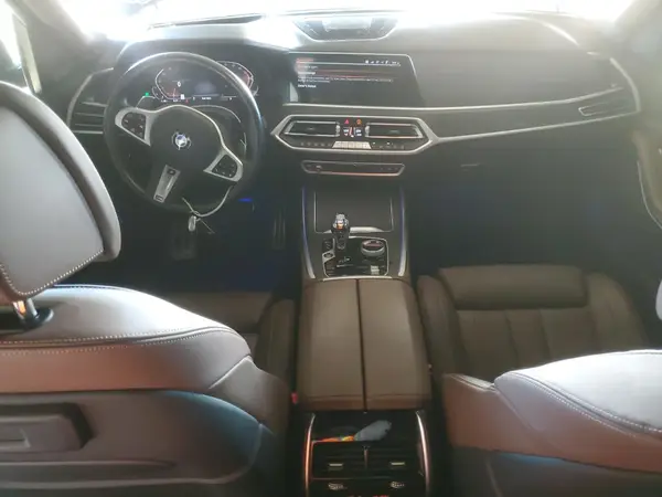 5UXCW2C02N9L27746 2022 BMW X7 - Image 8