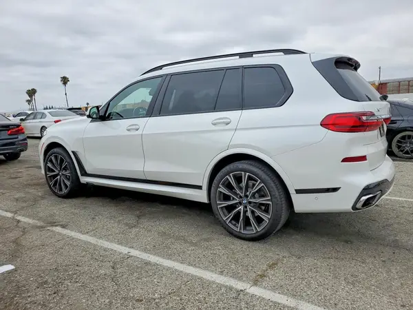 5UXCW2C02N9L47849 2022 BMW X7 - Image 2