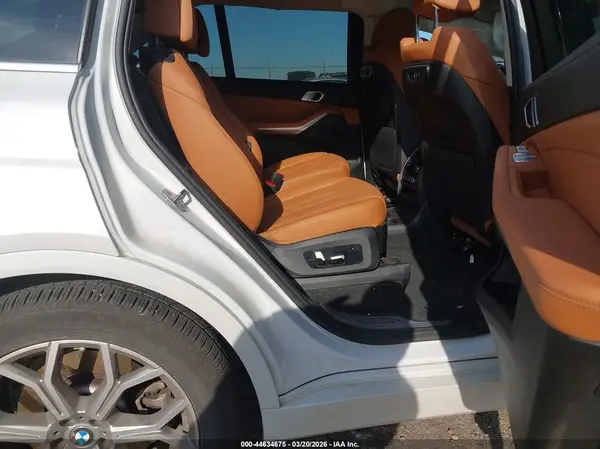5UXCW2C02N9L67809 2022 BMW X7 - Image 8