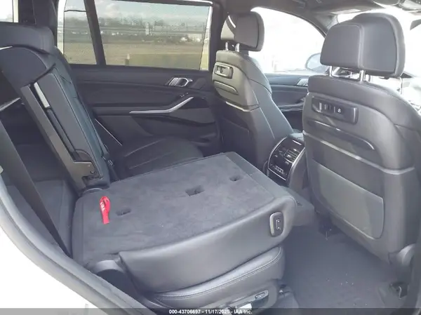 5UXCW2C02N9M47322 2022 BMW X7 - Image 8