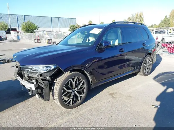 5UXCW2C03L0E74789 2020 BMW X7 - Image 2