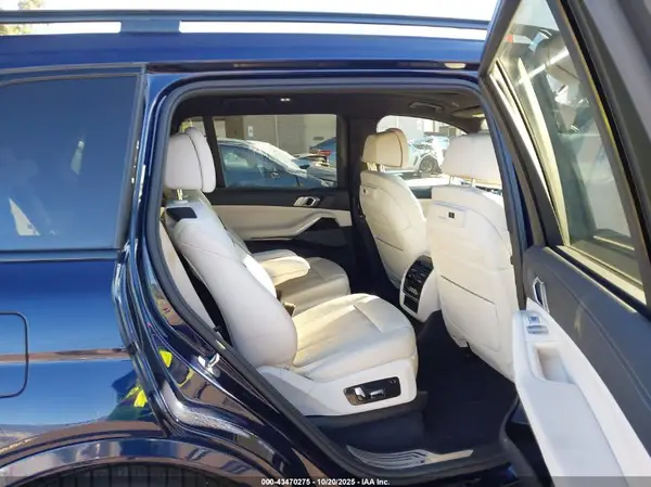 5UXCW2C03L0E74789 2020 BMW X7 - Image 8