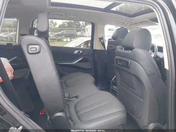 5UXCW2C03L9A00546 2020 BMW X7 - Image 8