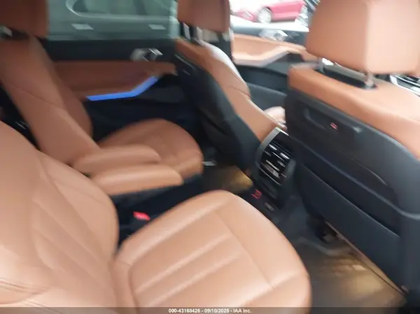 5UXCW2C03L9A03561 2020 BMW X7 - Image 8