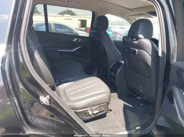 5UXCW2C03L9B00128 2020 BMW X7 - Image 8