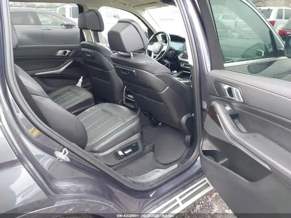 5UXCW2C03L9B38605 2020 BMW X7 - Image 8