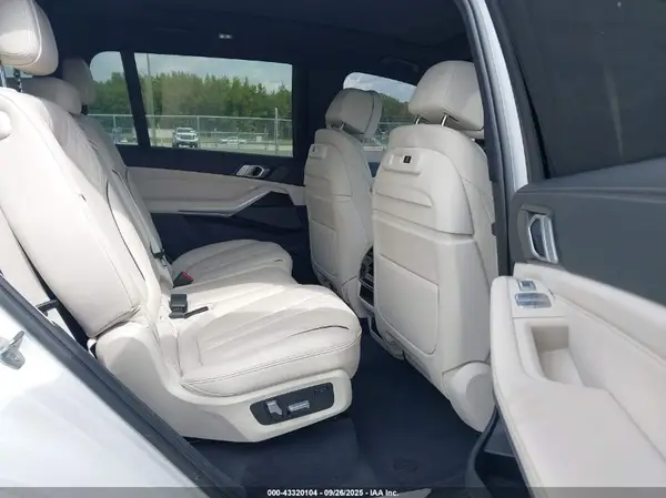 5UXCW2C03L9B48180 2020 BMW X7 - Image 8