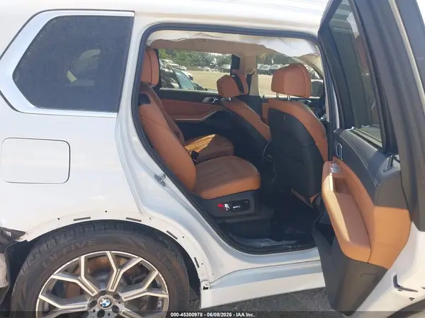 5UXCW2C03L9B99906 2020 BMW X7 - Image 8