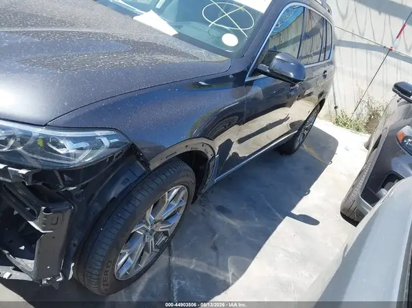5UXCW2C03L9C02917 2020 BMW X7 - Image 2