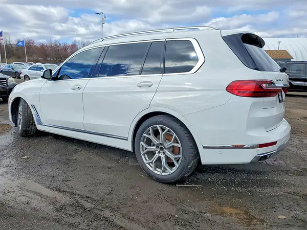 5UXCW2C03L9C10743 2020 BMW X7 - Image 2