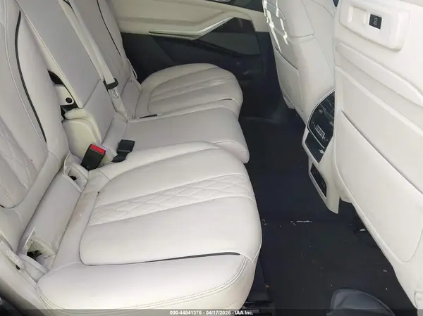 5UXCW2C03L9C12668 2020 BMW X7 - Image 8
