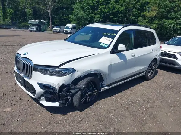 5UXCW2C03M9D86936 2021 BMW X7 - Image 2