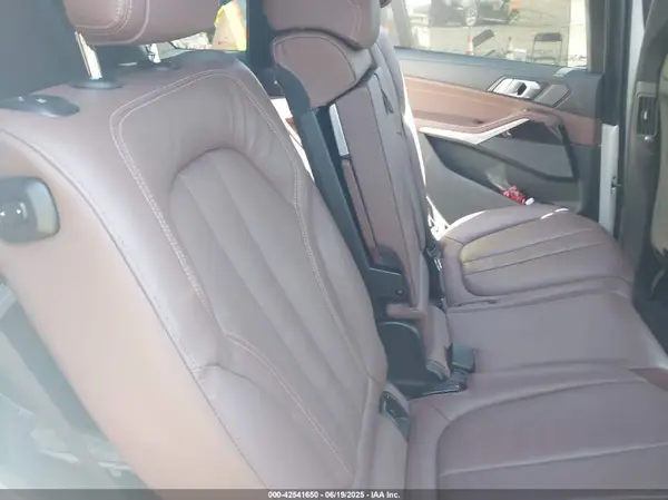 5UXCW2C03M9D86936 2021 BMW X7 - Image 8