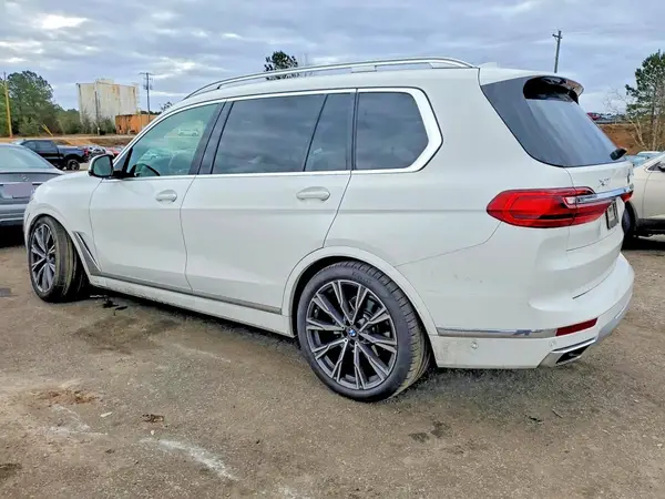 5UXCW2C03M9E41093 2021 BMW X7 - Image 2