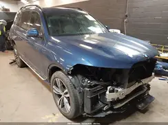 5UXCW2C03M9E70013 2021 BMW X7