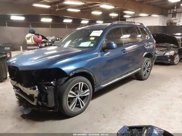 5UXCW2C03M9E70013 2021 BMW X7 - Image 2