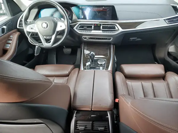 5UXCW2C03M9E87684 2021 BMW X7 - Image 8