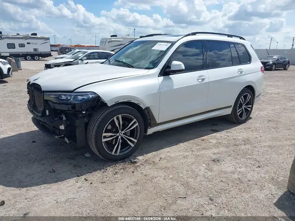5UXCW2C03M9F19100 2021 BMW X7 - Image 2