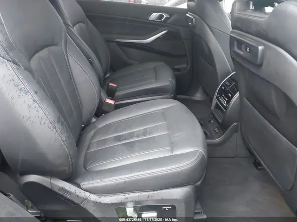 5UXCW2C03M9F75439 2021 BMW X7 - Image 8