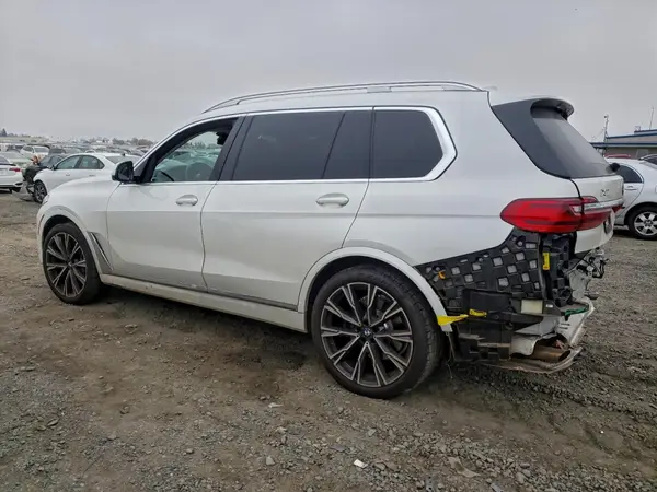 5UXCW2C03M9G47868 2021 BMW X7 - Image 2