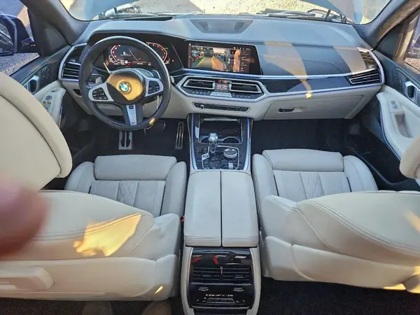 5UXCW2C03M9H66522 2021 BMW X7 - Image 8
