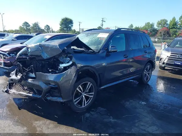 5UXCW2C03N9K13514 2022 BMW X7 - Image 2