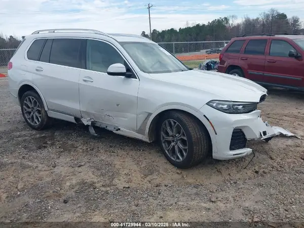 5UXCW2C03N9K30717 2022 BMW X7 - Image 1