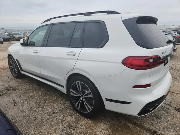 5UXCW2C03N9K61644 2022 BMW X7 - Image 2