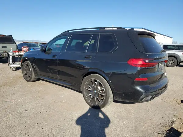 5UXCW2C03N9K66066 2022 BMW X7 - Image 2