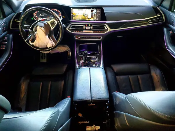 5UXCW2C03N9K70165 2022 BMW X7 - Image 8