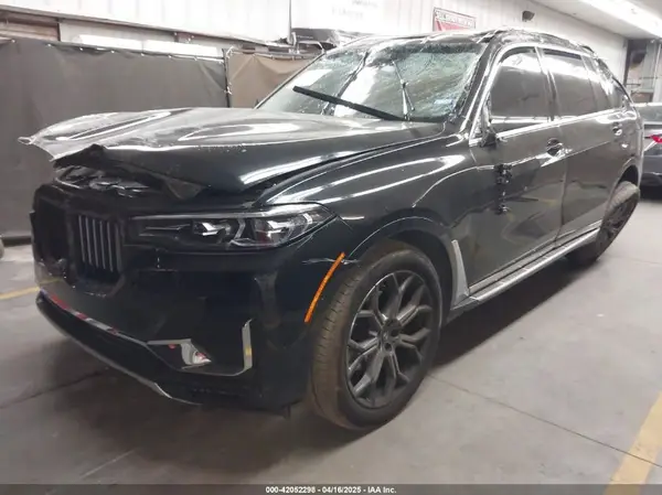 5UXCW2C03N9K99083 2022 BMW X7 - Image 2