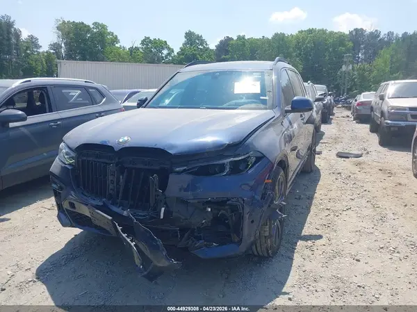 5UXCW2C04L9B43425 2020 BMW X7 - Image 2