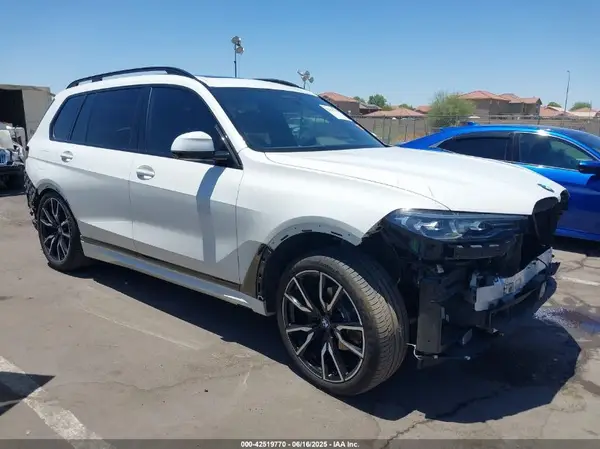 5UXCW2C04M9E25551 2021 BMW X7 - Image 1