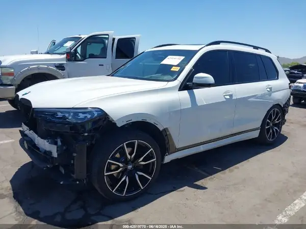 5UXCW2C04M9E25551 2021 BMW X7 - Image 2
